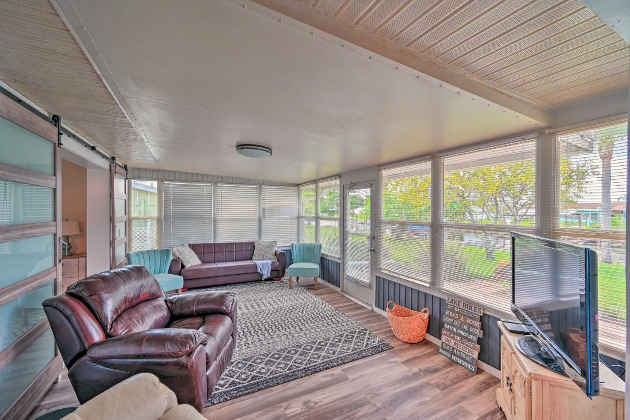 Waterfront Lake Placid Escape With Dock And Lanai Luaran gambar